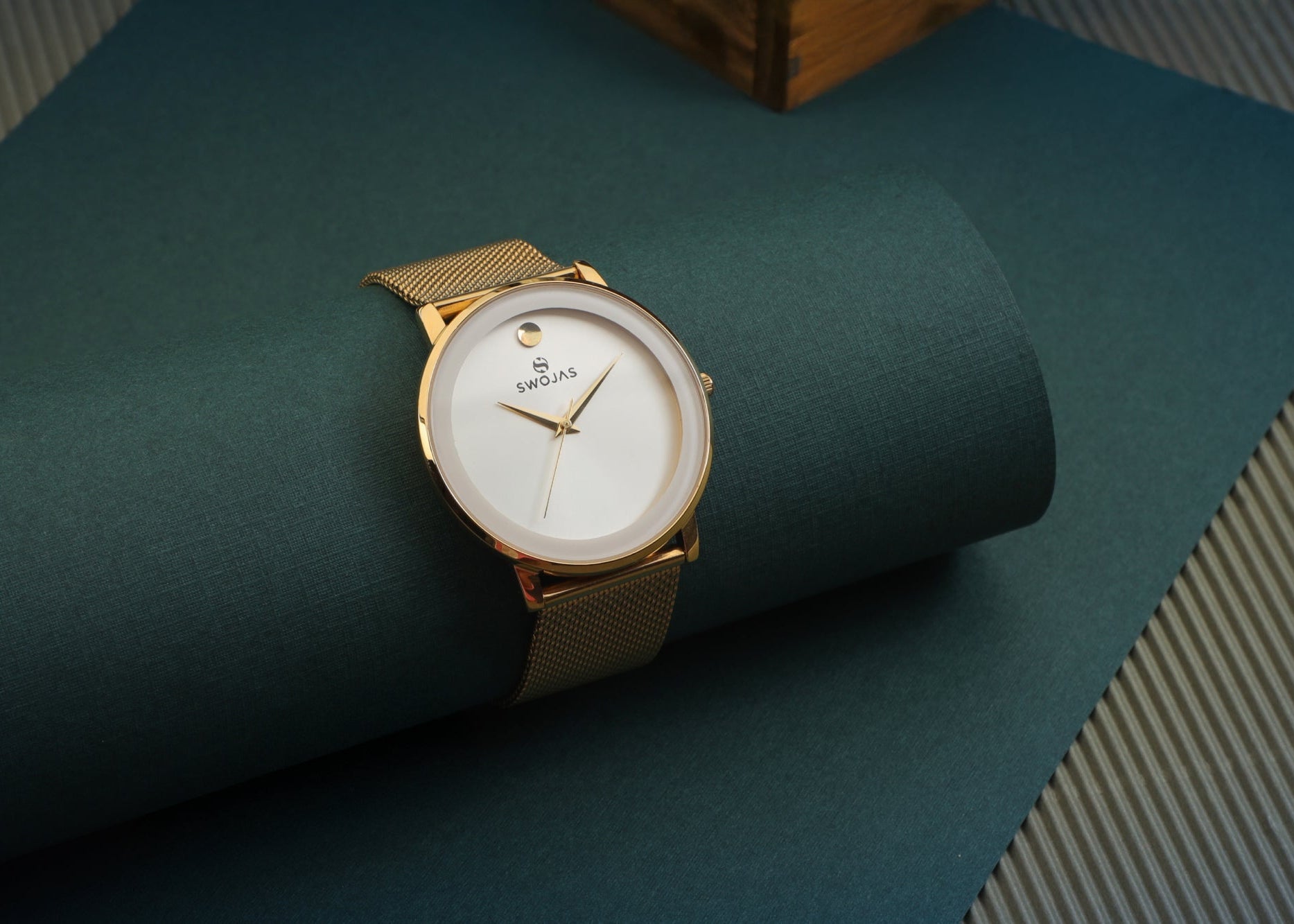 Casual Golden With White Color Glass